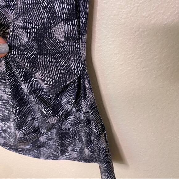 Worthington Gathered Neck Black White Pattern M - Picture 10 of 11